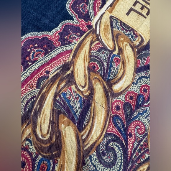 LOT 1546 HUGE CHANEL SILK CASHMERE SCARF 35 inches - Picture 12 of 16